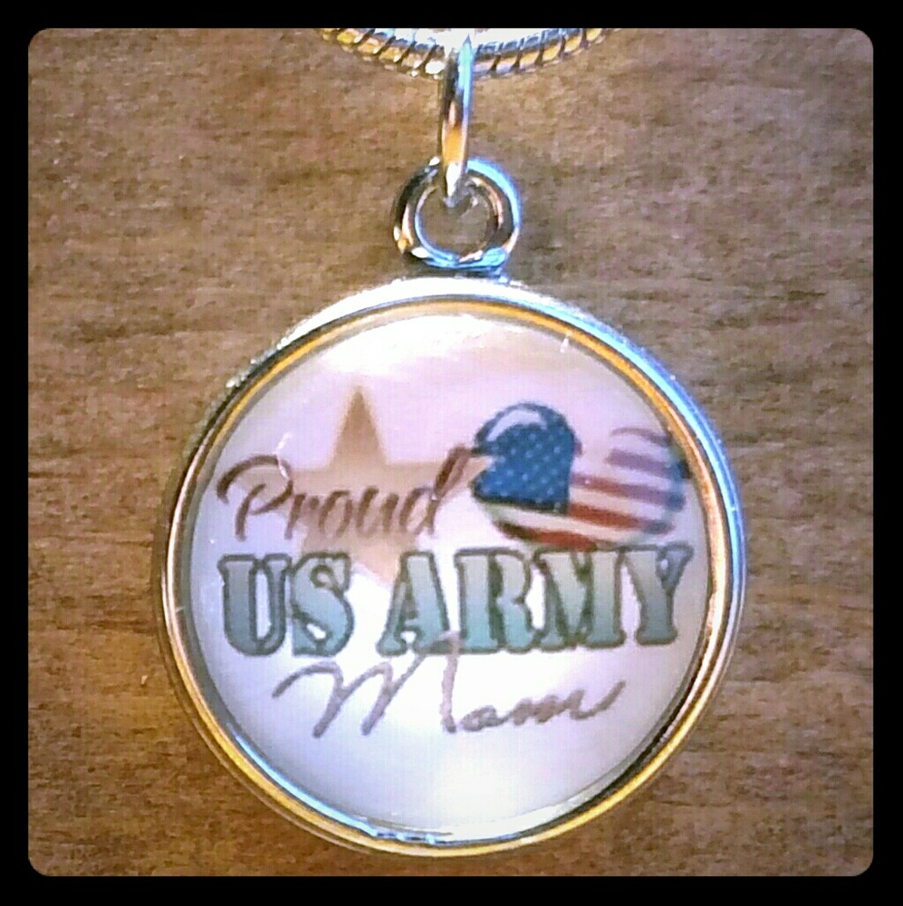 OUT OF STOCK Snap Necklace 16" Snake Chain Pendant